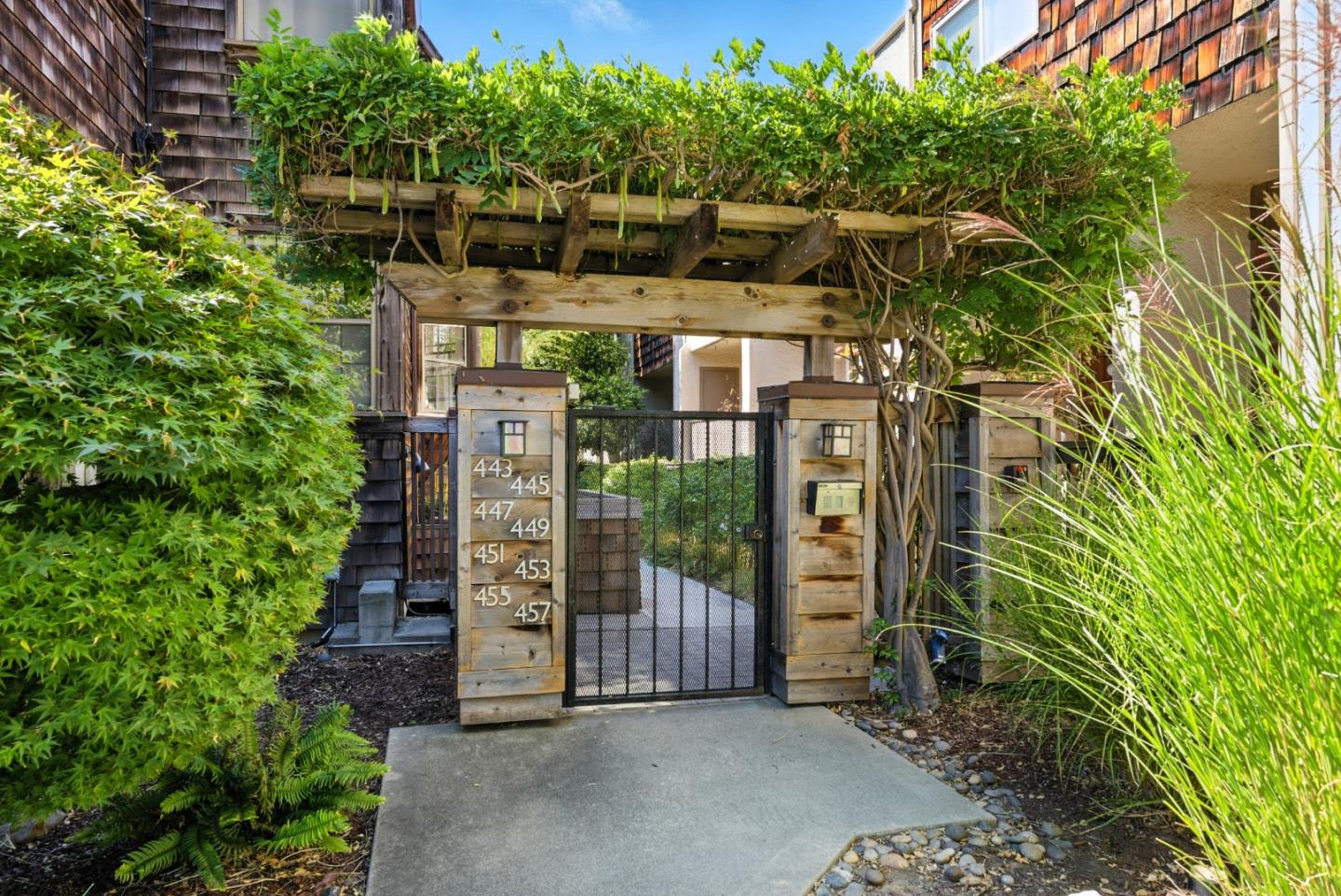 Detail Gallery Image 30 of 44 For 447 Homer Ave, Palo Alto,  CA 94301 - 3 Beds | 2/1 Baths