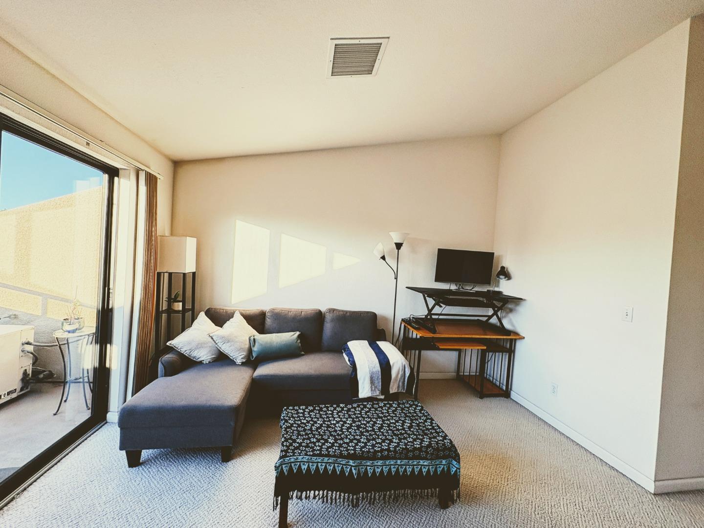 Detail Gallery Image 5 of 35 For 400 N 1st St #303,  San Jose,  CA 95112 - 1 Beds | 1/1 Baths