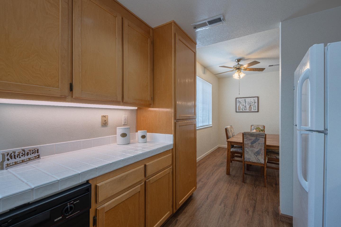 Detail Gallery Image 11 of 38 For 1920 Constitution Blvd #36,  Salinas,  CA 93905 - 2 Beds | 2/1 Baths