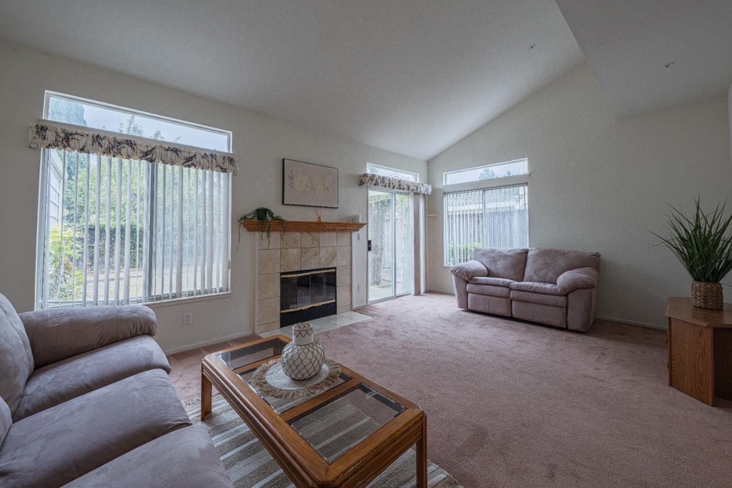 Detail Gallery Image 15 of 38 For 1920 Constitution Blvd #36,  Salinas,  CA 93905 - 2 Beds | 2/1 Baths