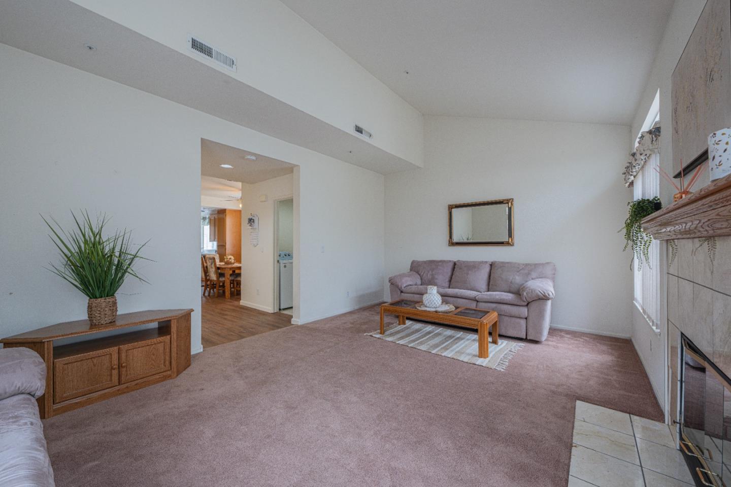 Detail Gallery Image 16 of 38 For 1920 Constitution Blvd #36,  Salinas,  CA 93905 - 2 Beds | 2/1 Baths