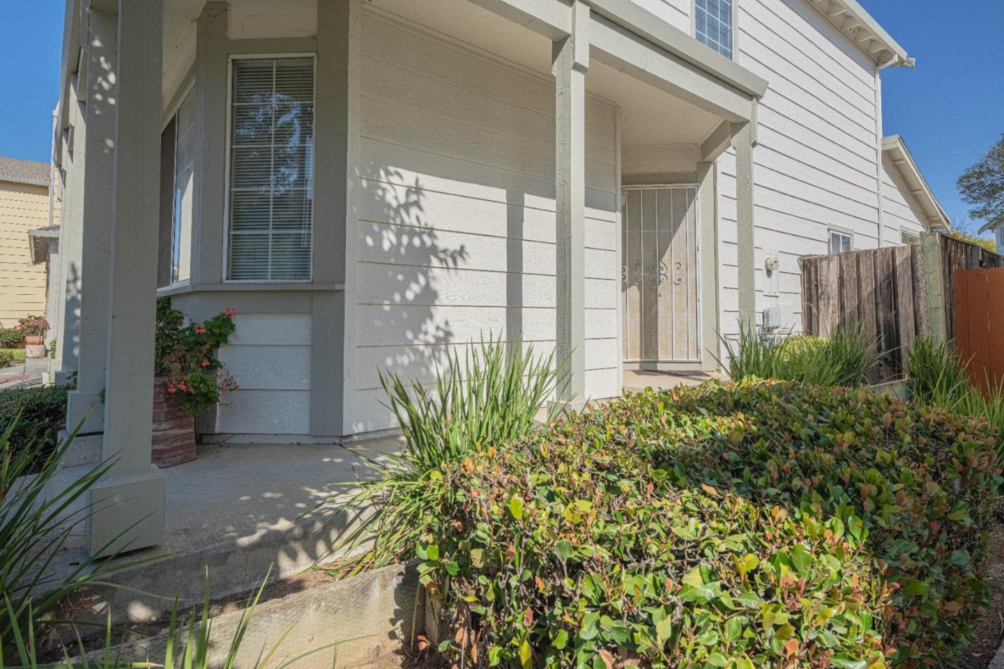 Detail Gallery Image 4 of 38 For 1920 Constitution Blvd #36,  Salinas,  CA 93905 - 2 Beds | 2/1 Baths
