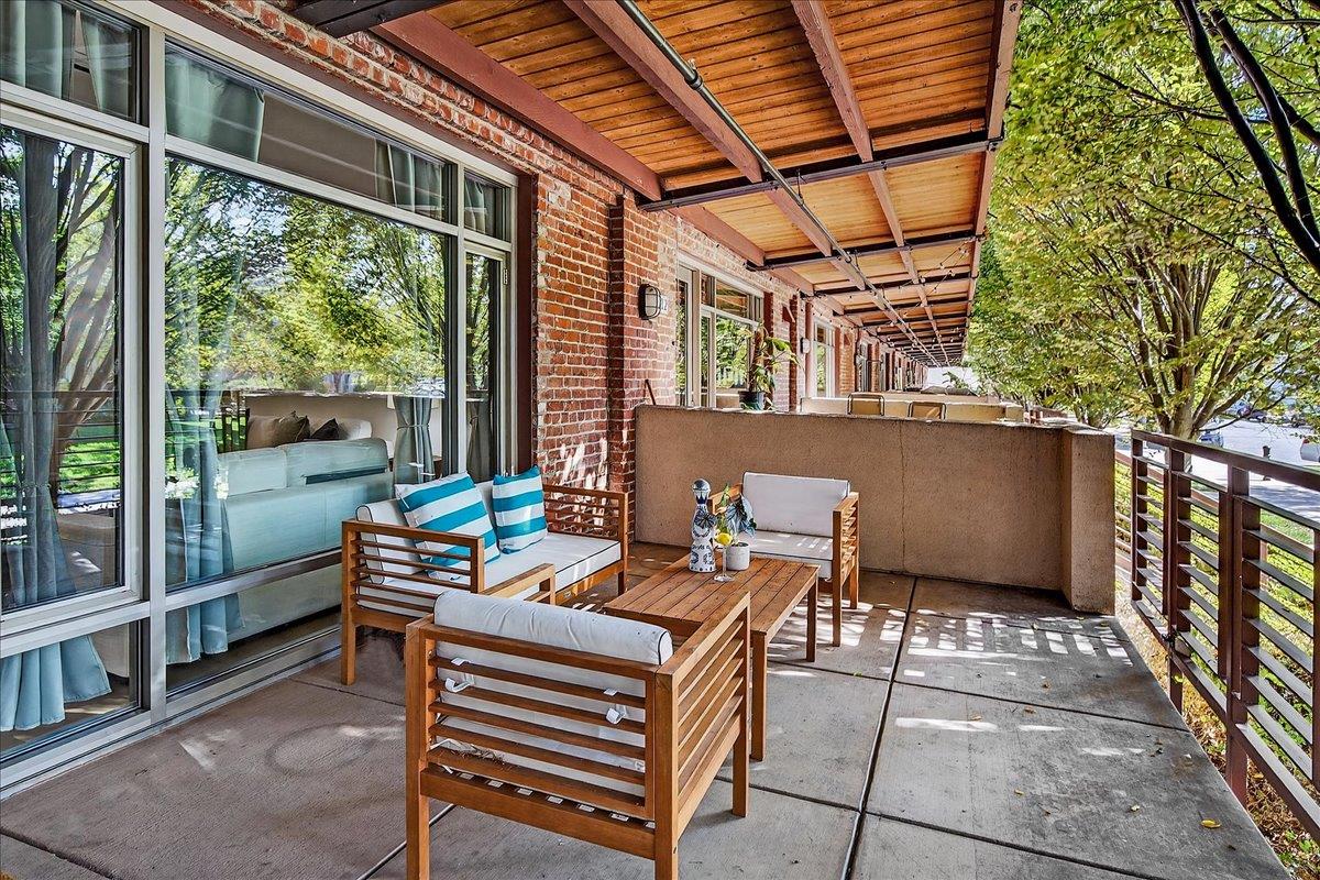 Detail Gallery Image 3 of 19 For 580 Manzana Pl, San Jose,  CA 95112 - 1 Beds | 2 Baths