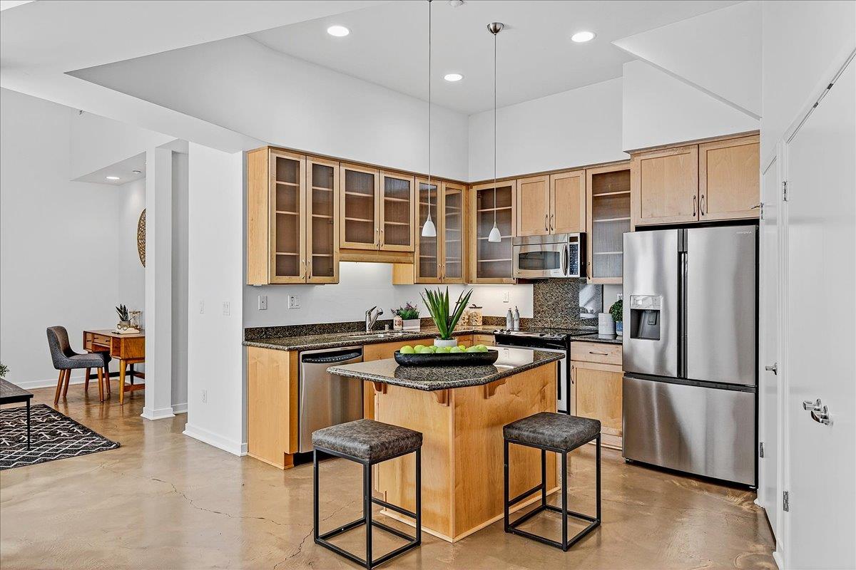 Detail Gallery Image 7 of 19 For 580 Manzana Pl, San Jose,  CA 95112 - 1 Beds | 2 Baths