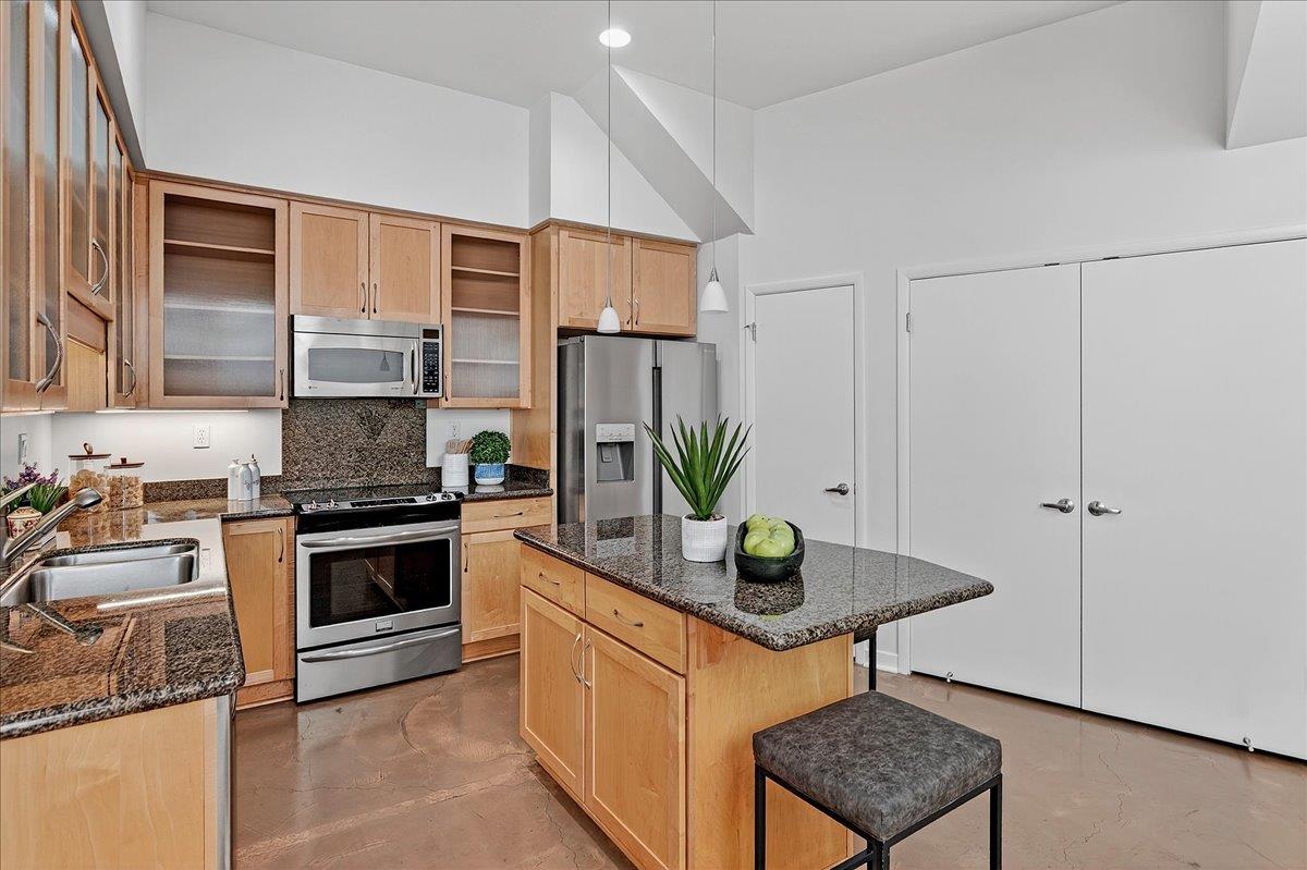 Detail Gallery Image 8 of 19 For 580 Manzana Pl, San Jose,  CA 95112 - 1 Beds | 2 Baths