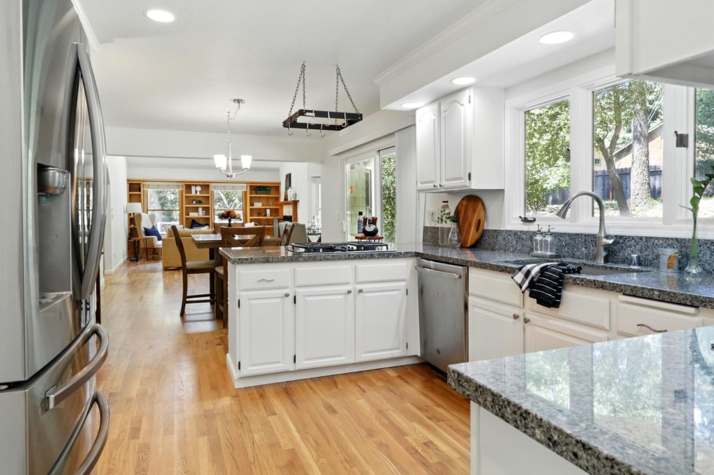 Detail Gallery Image 24 of 79 For 20 Grainger Ln, Santa Cruz,  CA 95060 - 4 Beds | 3 Baths