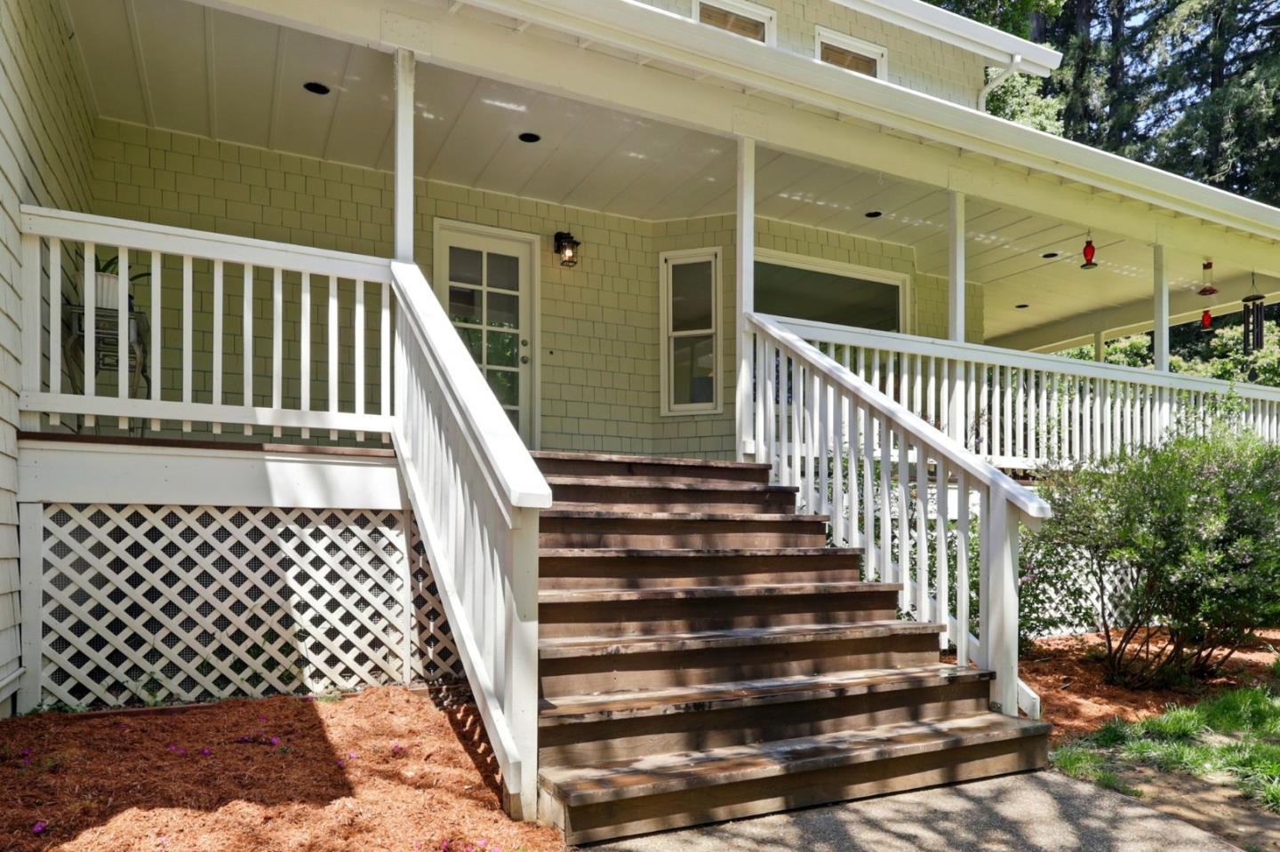 Detail Gallery Image 3 of 79 For 20 Grainger Ln, Santa Cruz,  CA 95060 - 4 Beds | 3 Baths