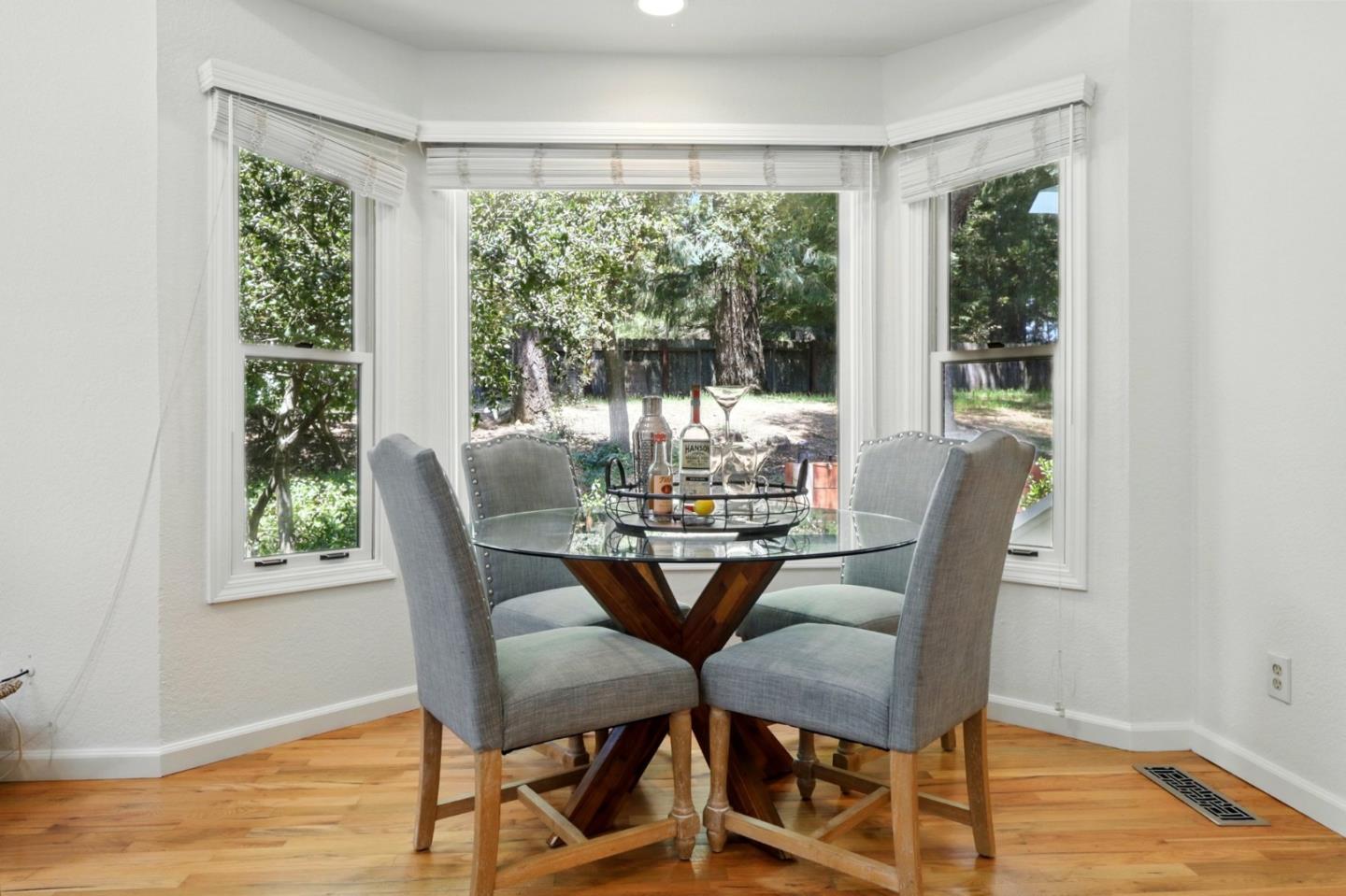 Detail Gallery Image 34 of 79 For 20 Grainger Ln, Santa Cruz,  CA 95060 - 4 Beds | 3 Baths