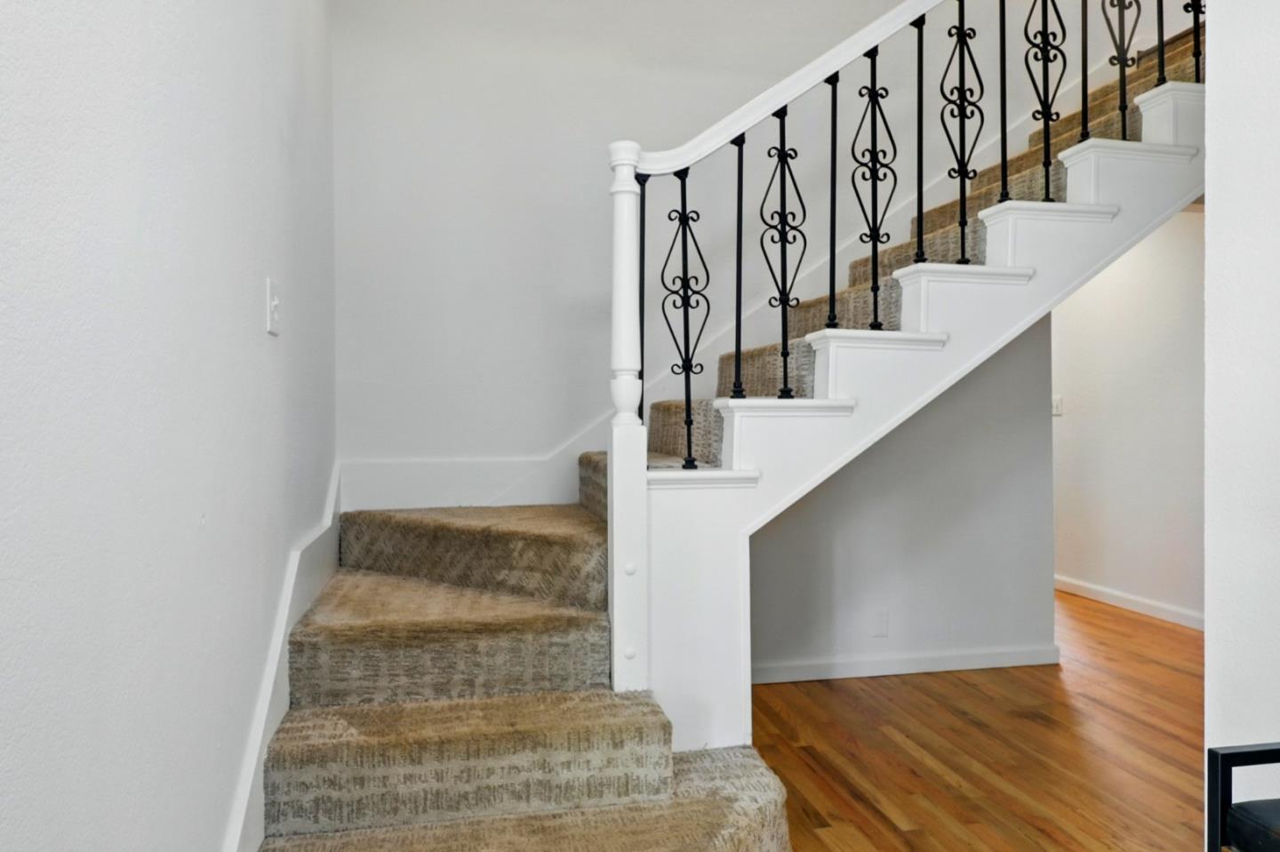 Detail Gallery Image 38 of 79 For 20 Grainger Ln, Santa Cruz,  CA 95060 - 4 Beds | 3 Baths