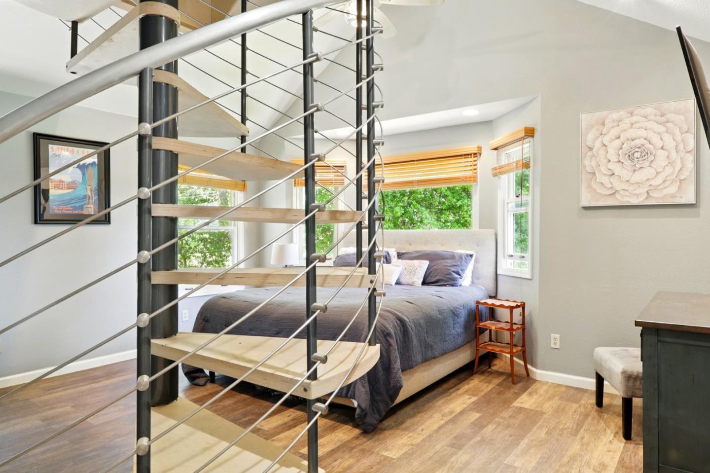 Detail Gallery Image 48 of 79 For 20 Grainger Ln, Santa Cruz,  CA 95060 - 4 Beds | 3 Baths