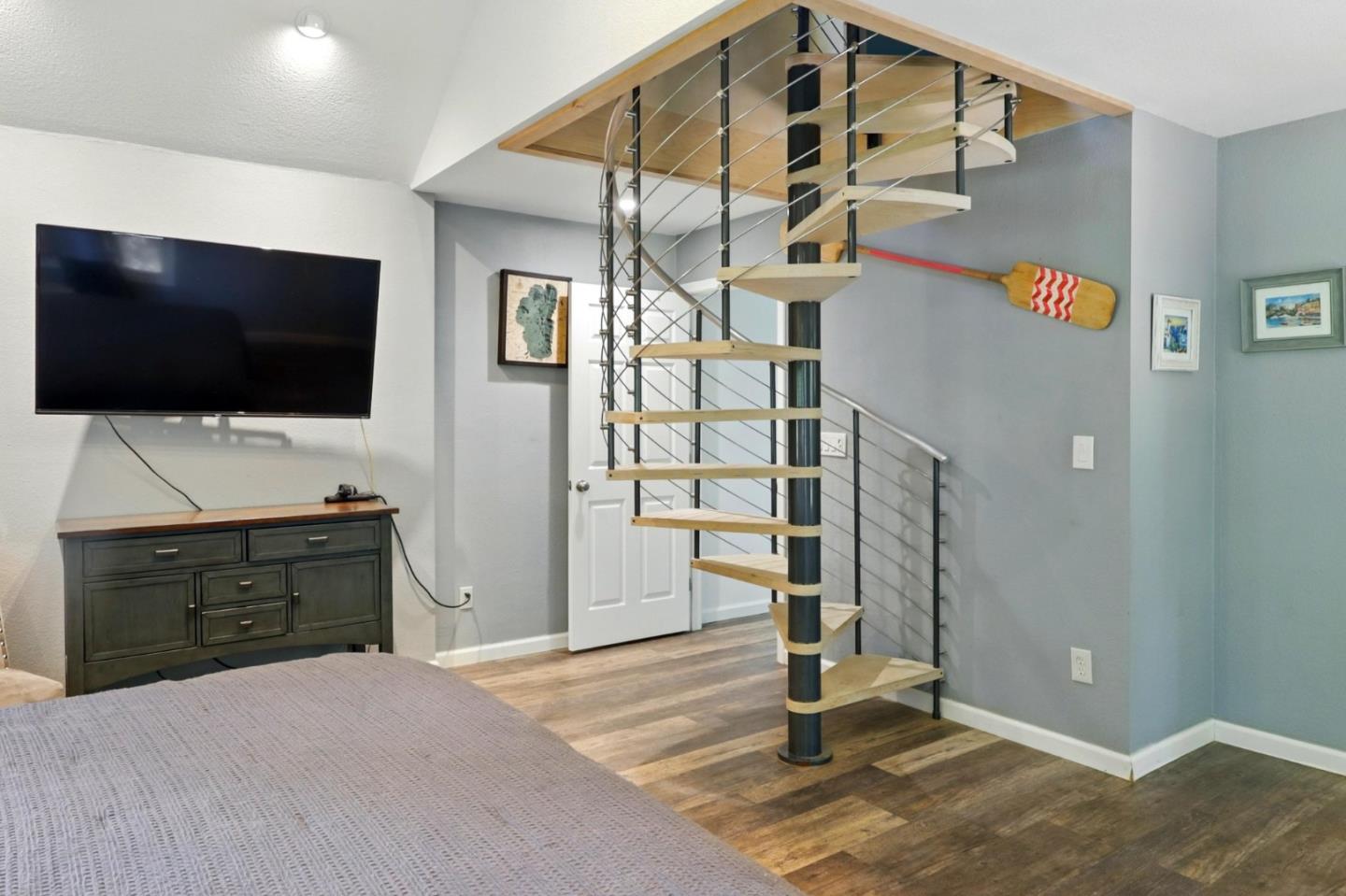 Detail Gallery Image 50 of 79 For 20 Grainger Ln, Santa Cruz,  CA 95060 - 4 Beds | 3 Baths