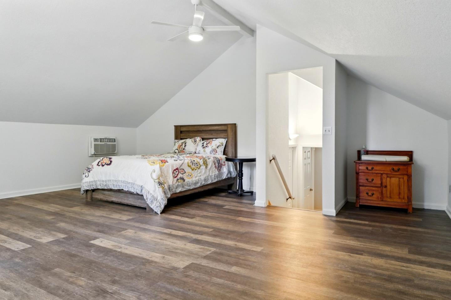 Detail Gallery Image 60 of 79 For 20 Grainger Ln, Santa Cruz,  CA 95060 - 4 Beds | 3 Baths