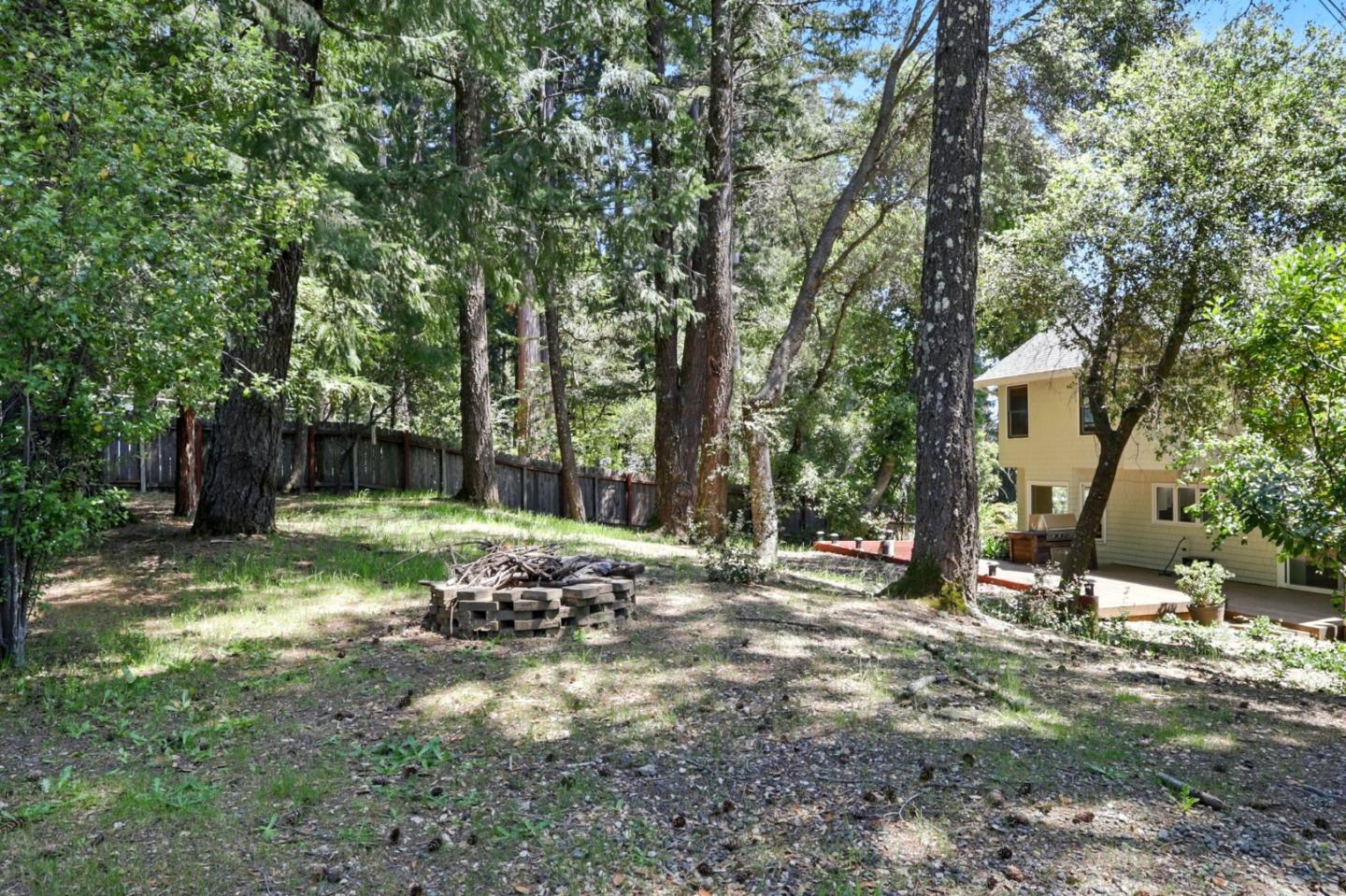 Detail Gallery Image 72 of 79 For 20 Grainger Ln, Santa Cruz,  CA 95060 - 4 Beds | 3 Baths