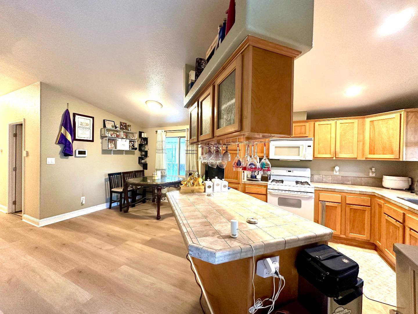 Detail Gallery Image 3 of 18 For 3637 Snell Ave #239,  San Jose,  CA 95136 - 3 Beds | 2 Baths