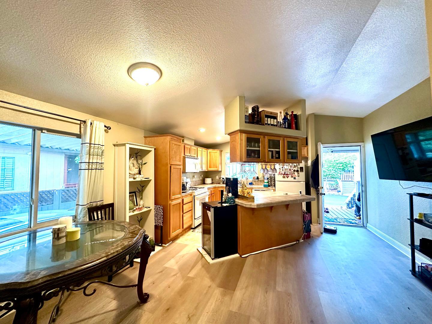 Detail Gallery Image 6 of 18 For 3637 Snell Ave #239,  San Jose,  CA 95136 - 3 Beds | 2 Baths