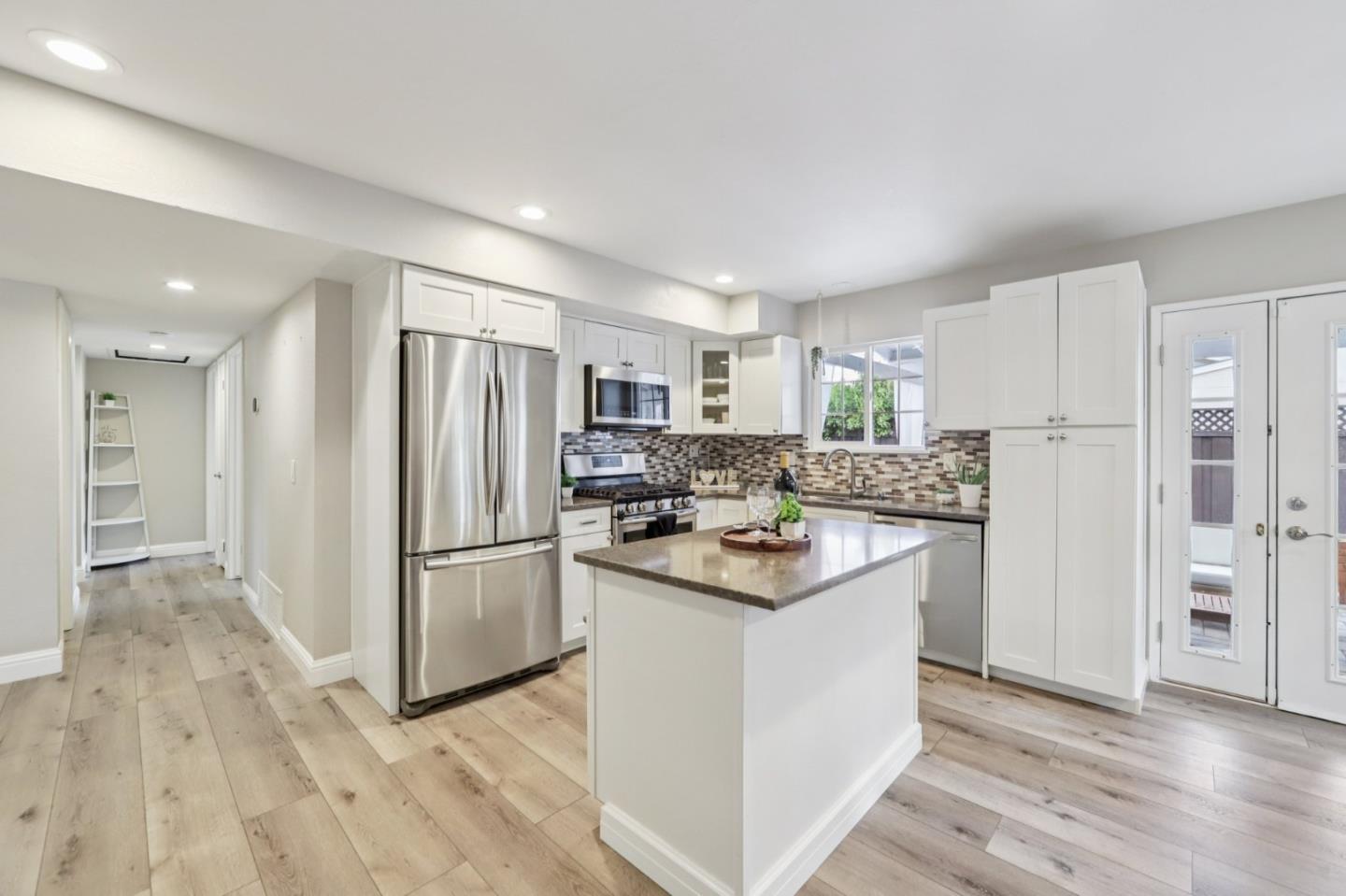 Detail Gallery Image 11 of 30 For 398 Bluefield Dr, San Jose,  CA 95136 - 3 Beds | 2 Baths