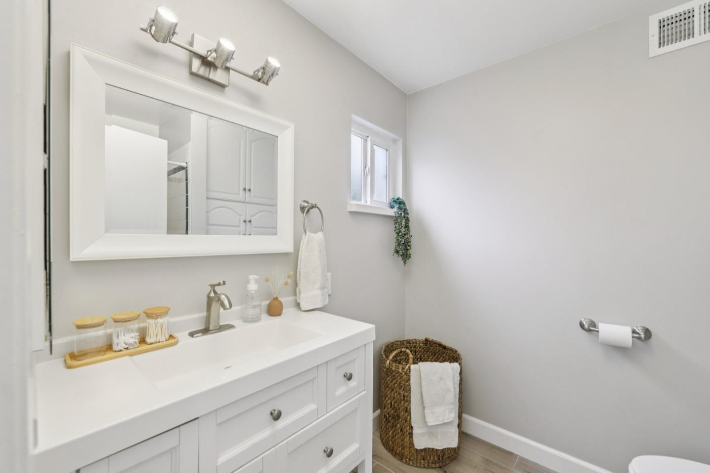 Detail Gallery Image 18 of 30 For 398 Bluefield Dr, San Jose,  CA 95136 - 3 Beds | 2 Baths