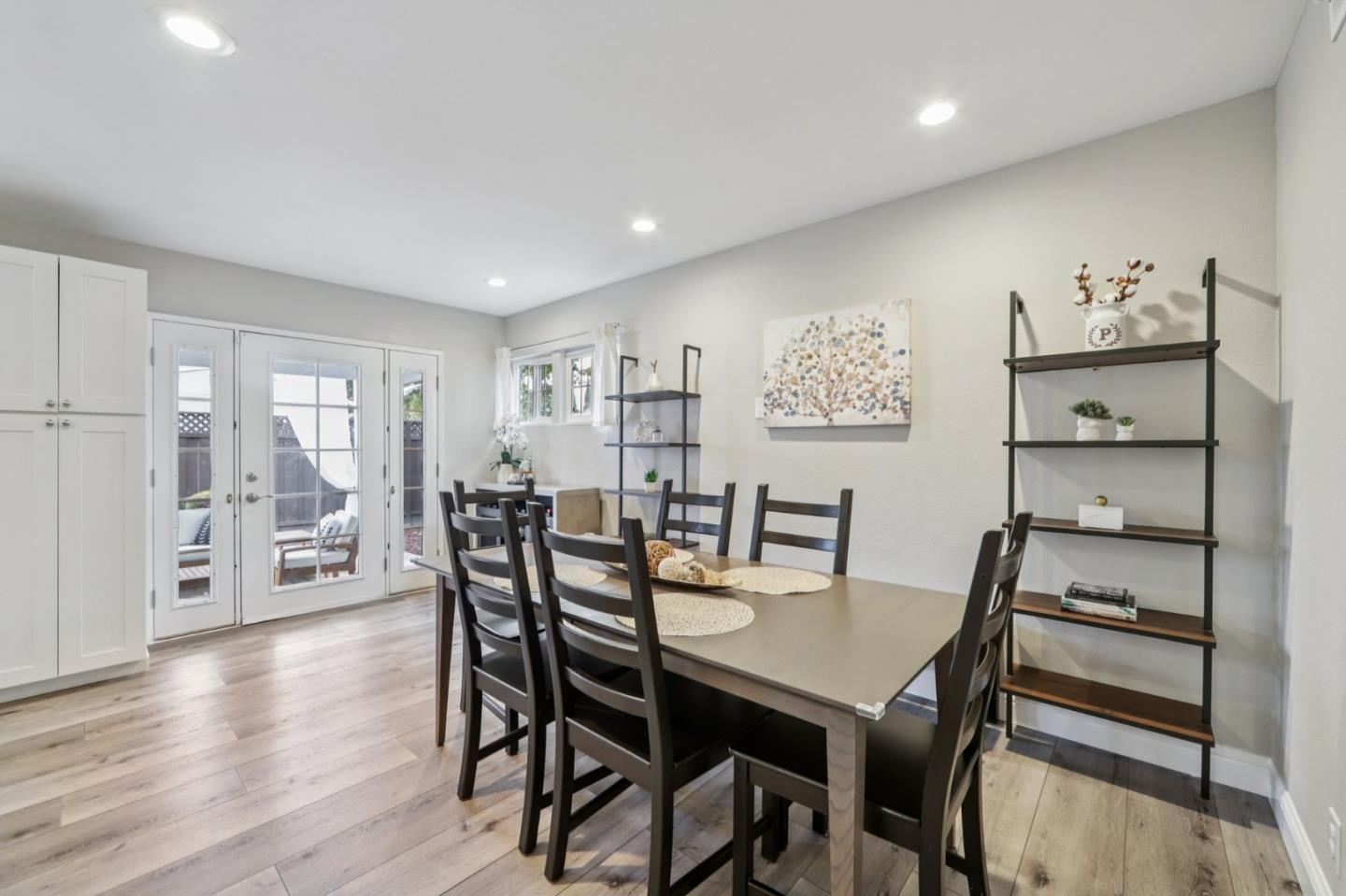 Detail Gallery Image 7 of 30 For 398 Bluefield Dr, San Jose,  CA 95136 - 3 Beds | 2 Baths