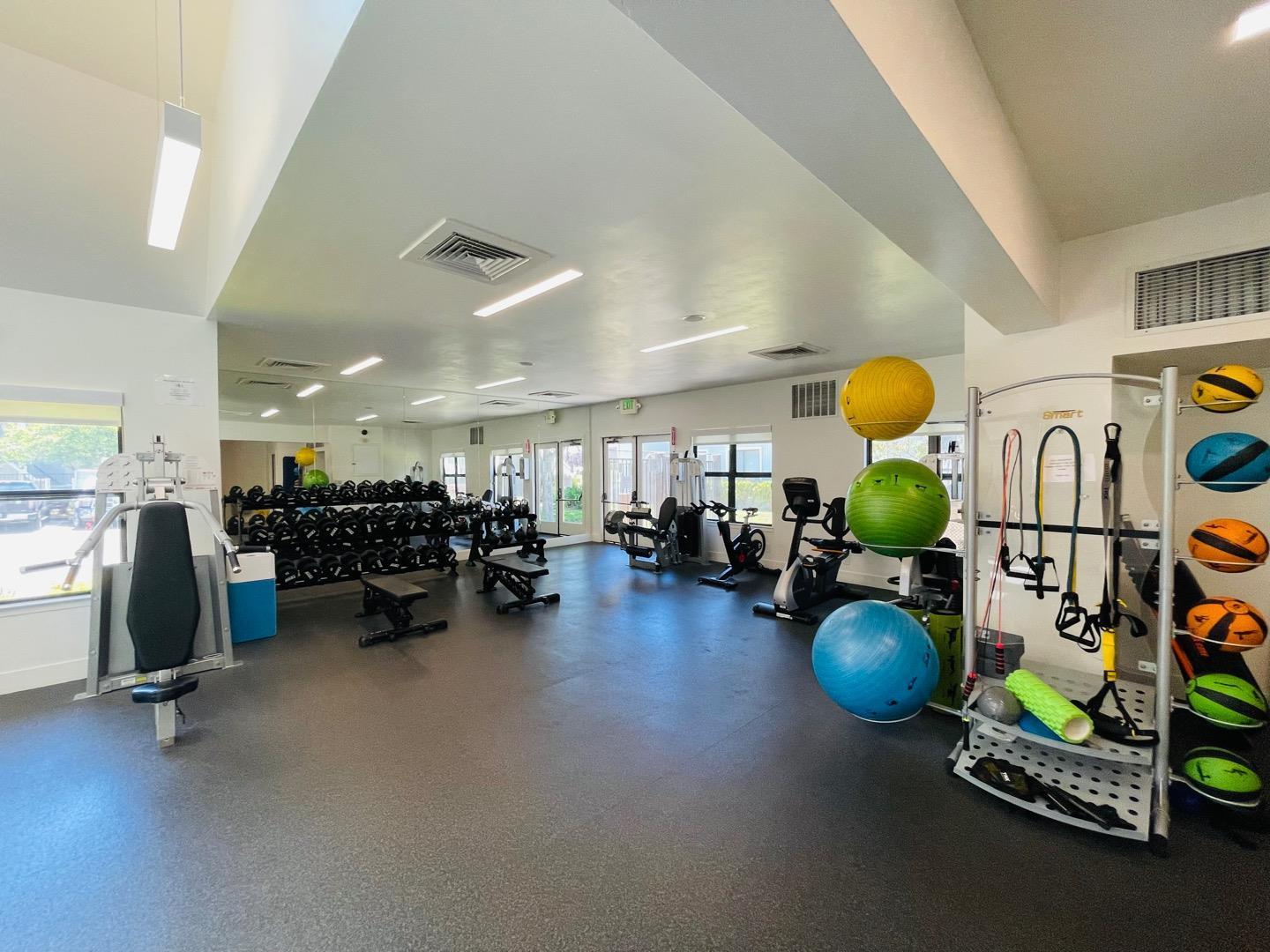 Detail Gallery Image 22 of 28 For 113 Schooner Ct, Richmond,  CA 94804 - 1 Beds | 1 Baths