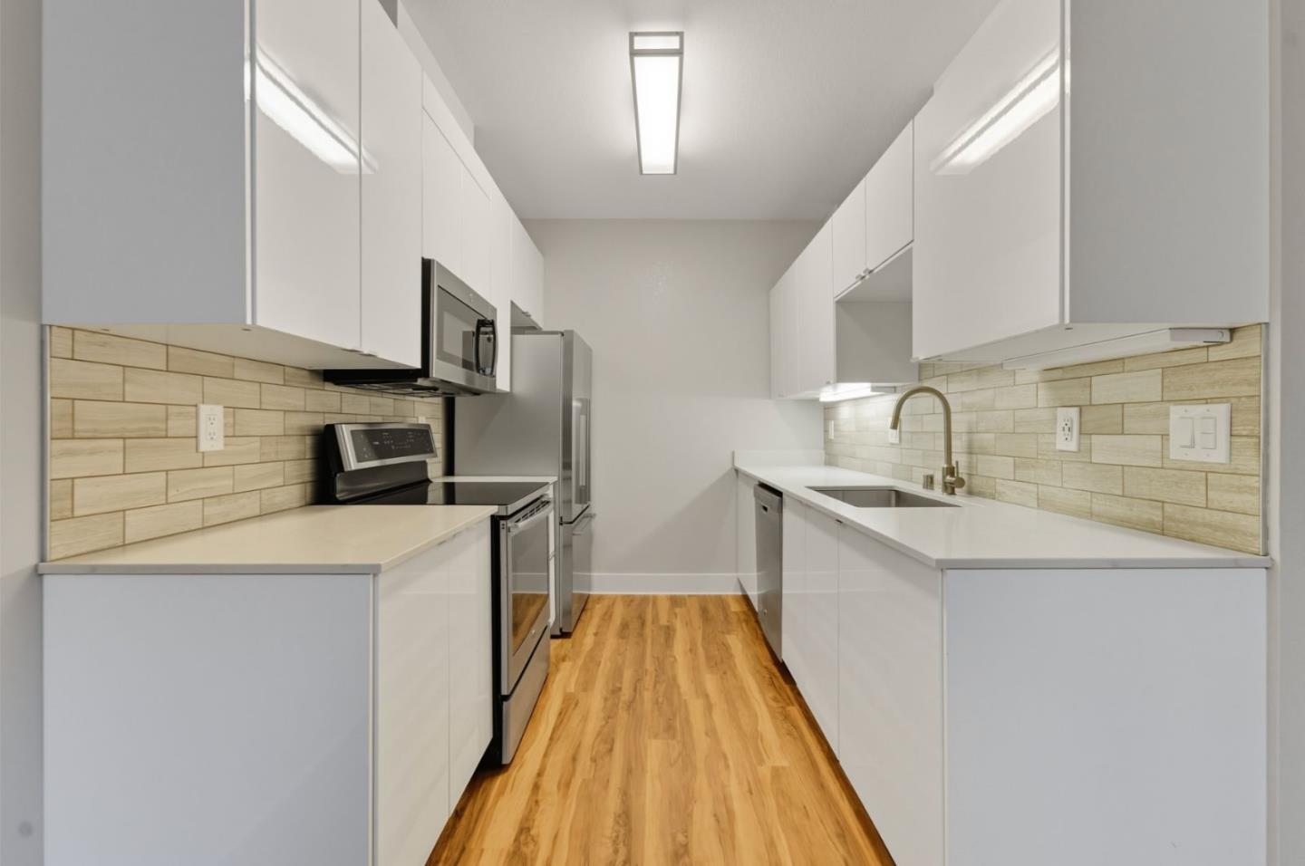 Detail Gallery Image 4 of 28 For 113 Schooner Ct, Richmond,  CA 94804 - 1 Beds | 1 Baths