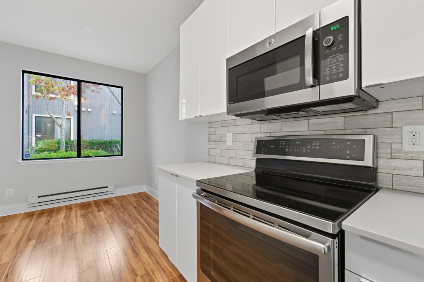 Detail Gallery Image 6 of 28 For 113 Schooner Ct, Richmond,  CA 94804 - 1 Beds | 1 Baths