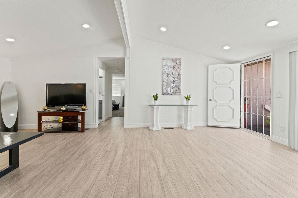 Detail Gallery Image 16 of 28 For 255 Mountain Springs Dr #255,  San Jose,  CA 95131 - 3 Beds | 2 Baths