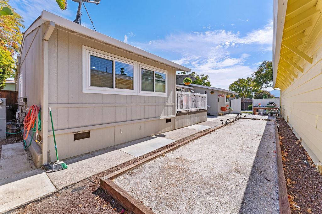 Detail Gallery Image 2 of 28 For 255 Mountain Springs Dr #255,  San Jose,  CA 95131 - 3 Beds | 2 Baths