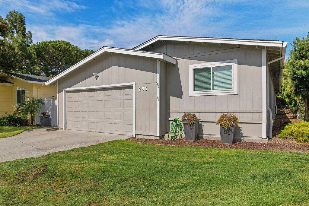 Detail Gallery Image 9 of 28 For 255 Mountain Springs Dr #255,  San Jose,  CA 95131 - 3 Beds | 2 Baths