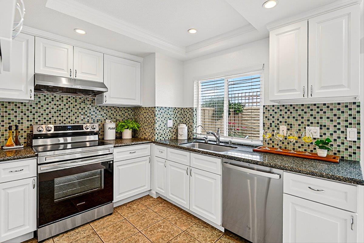 Detail Gallery Image 13 of 39 For 3127 Loma Verde Dr #21,  San Jose,  CA 95117 - 2 Beds | 2/1 Baths