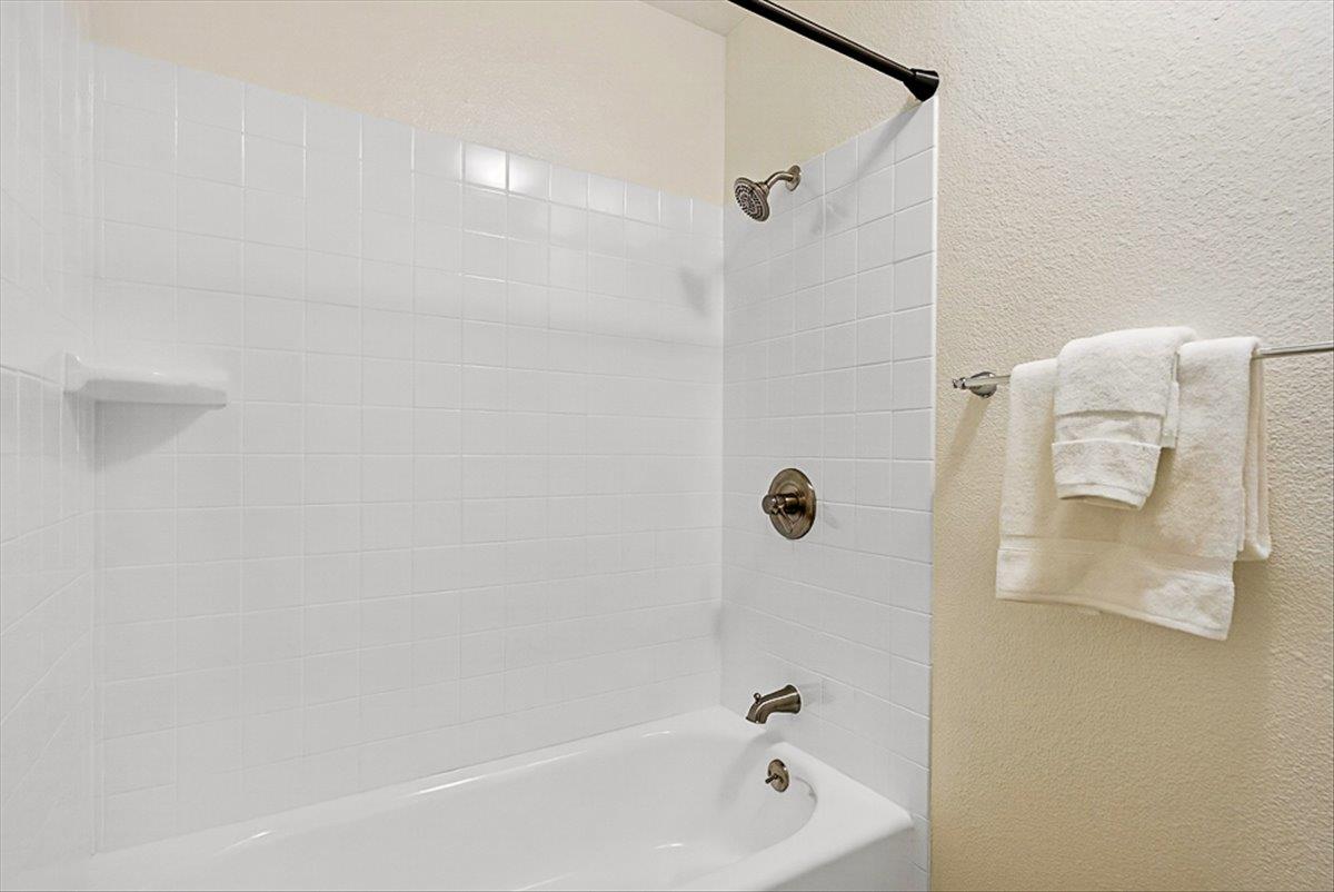 Detail Gallery Image 23 of 39 For 3127 Loma Verde Dr #21,  San Jose,  CA 95117 - 2 Beds | 2/1 Baths