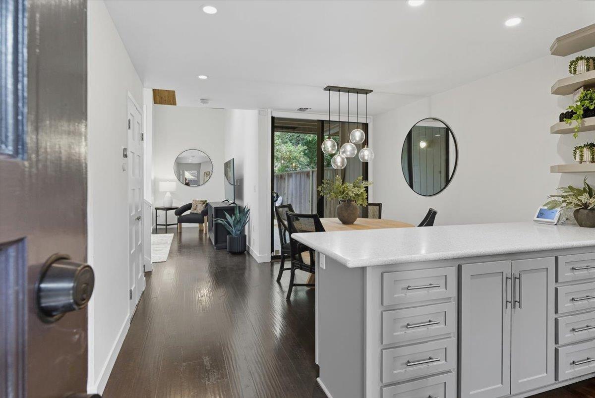 Detail Gallery Image 5 of 49 For 219 Horizon Ave, Mountain View,  CA 94043 - 3 Beds | 2 Baths