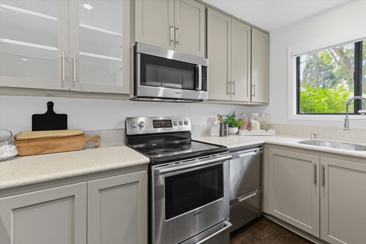 Detail Gallery Image 7 of 49 For 219 Horizon Ave, Mountain View,  CA 94043 - 3 Beds | 2 Baths