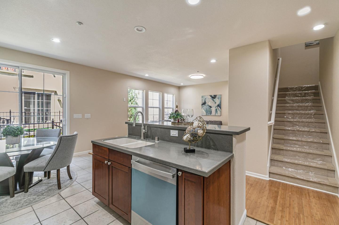 Detail Gallery Image 11 of 35 For 349 Marble Arch Ave, San Jose,  CA 95136 - 3 Beds | 2/1 Baths