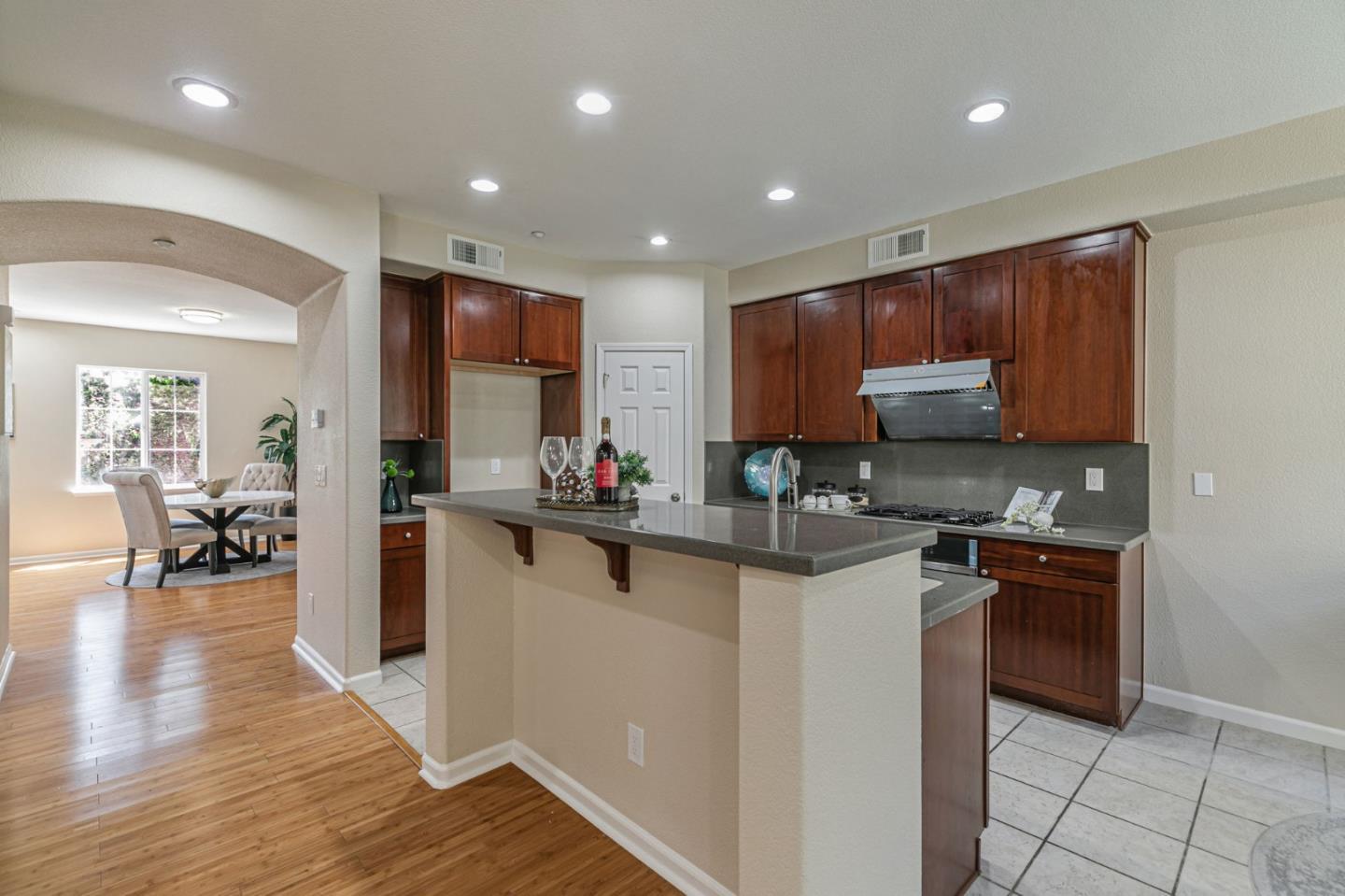 Detail Gallery Image 7 of 35 For 349 Marble Arch Ave, San Jose,  CA 95136 - 3 Beds | 2/1 Baths