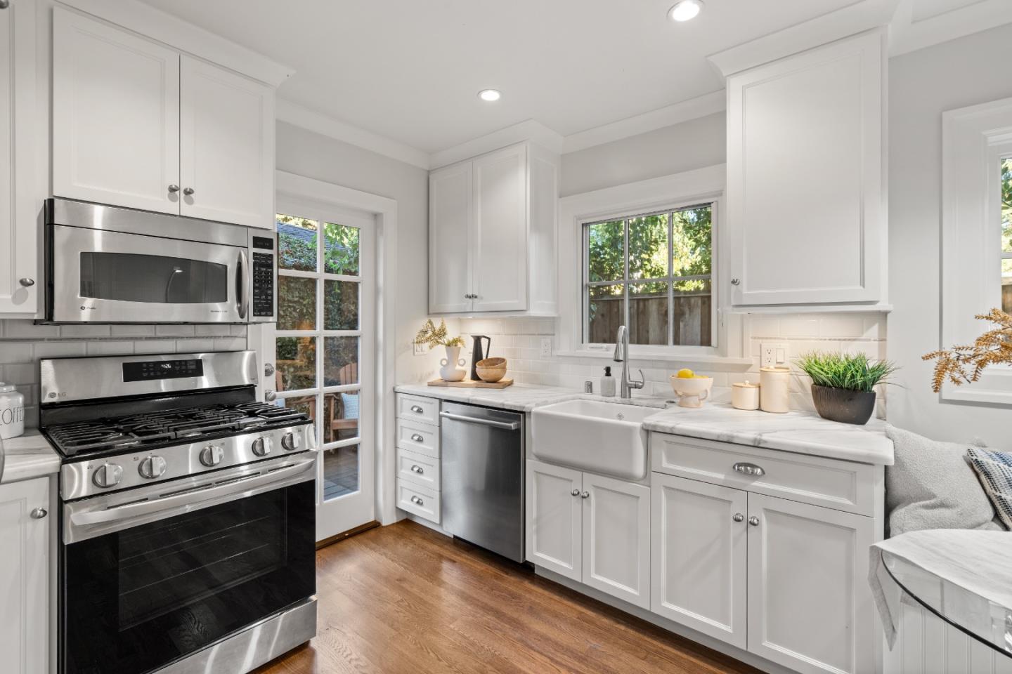 Detail Gallery Image 17 of 47 For 678 Hawthorne Ave, Palo Alto,  CA 94301 - 3 Beds | 2 Baths