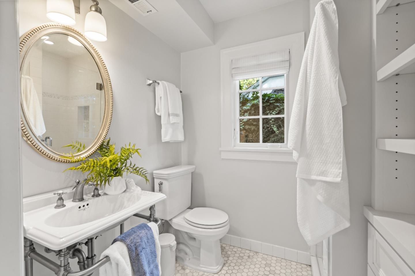 Detail Gallery Image 21 of 47 For 678 Hawthorne Ave, Palo Alto,  CA 94301 - 3 Beds | 2 Baths