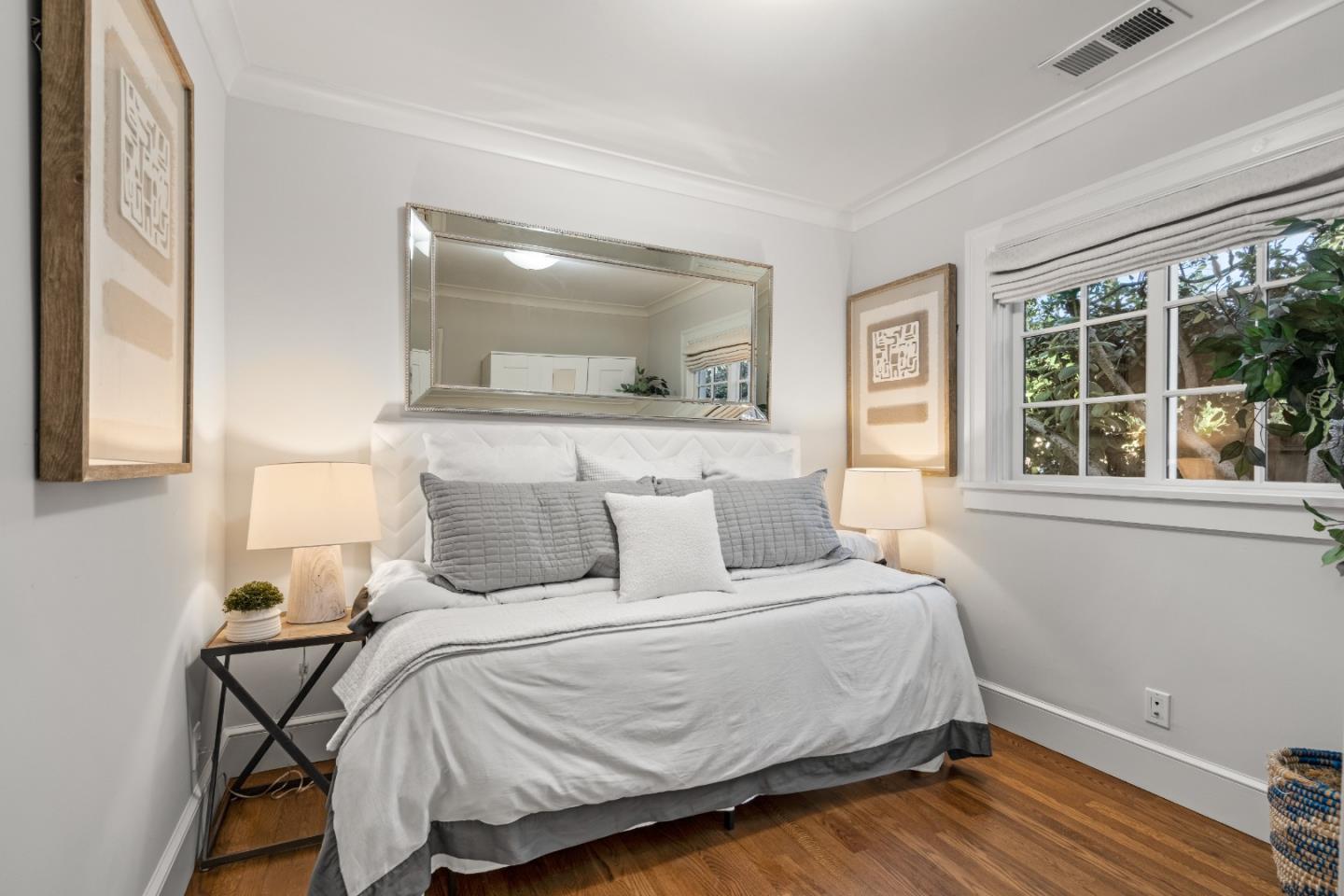 Detail Gallery Image 24 of 47 For 678 Hawthorne Ave, Palo Alto,  CA 94301 - 3 Beds | 2 Baths