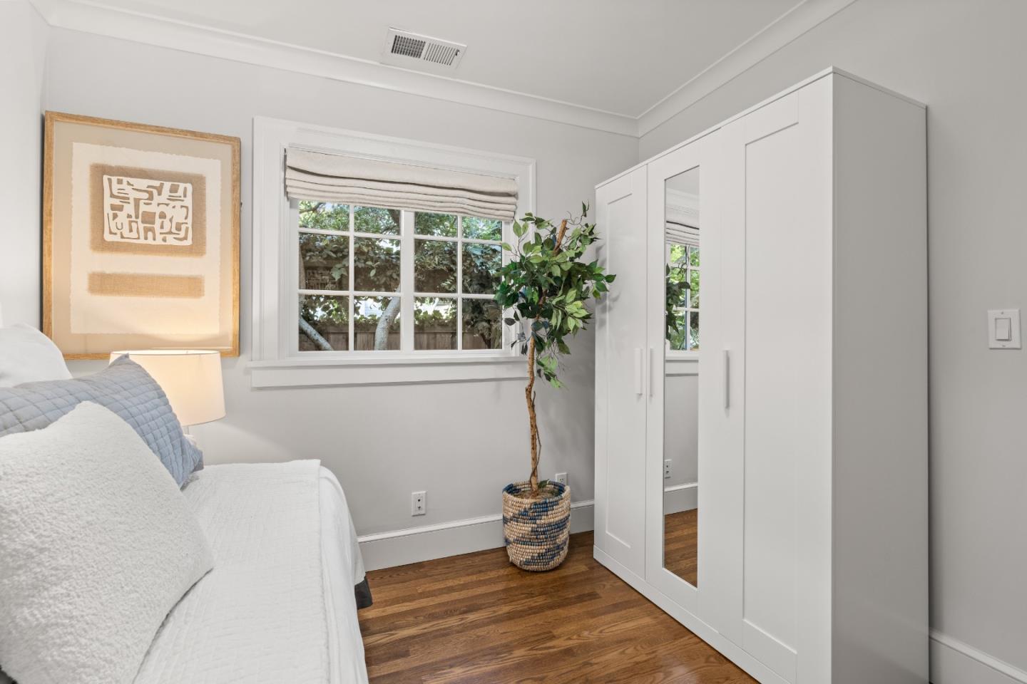 Detail Gallery Image 26 of 47 For 678 Hawthorne Ave, Palo Alto,  CA 94301 - 3 Beds | 2 Baths