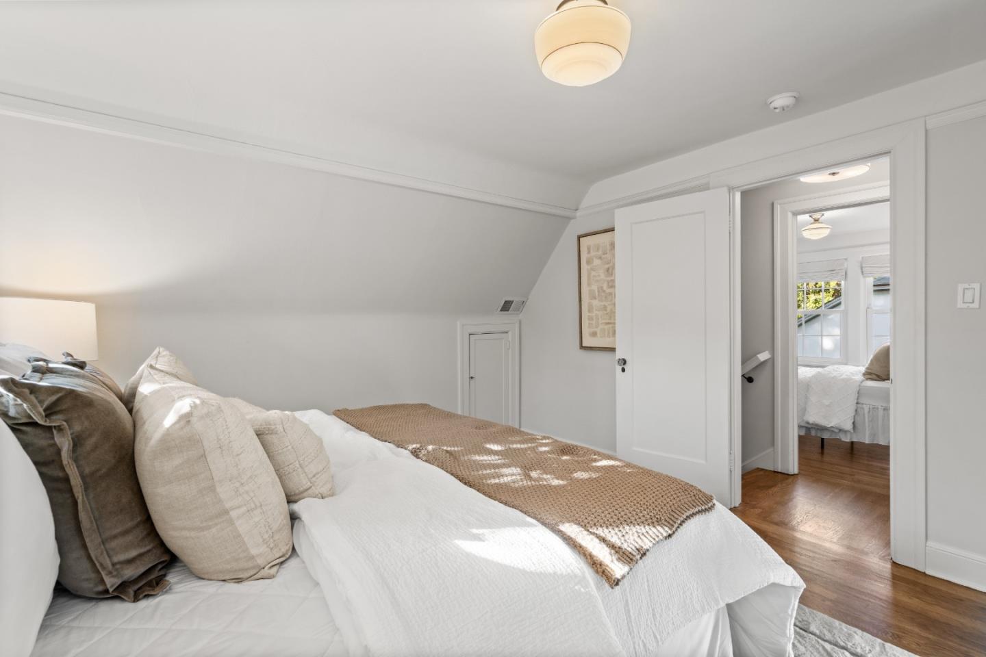 Detail Gallery Image 31 of 47 For 678 Hawthorne Ave, Palo Alto,  CA 94301 - 3 Beds | 2 Baths