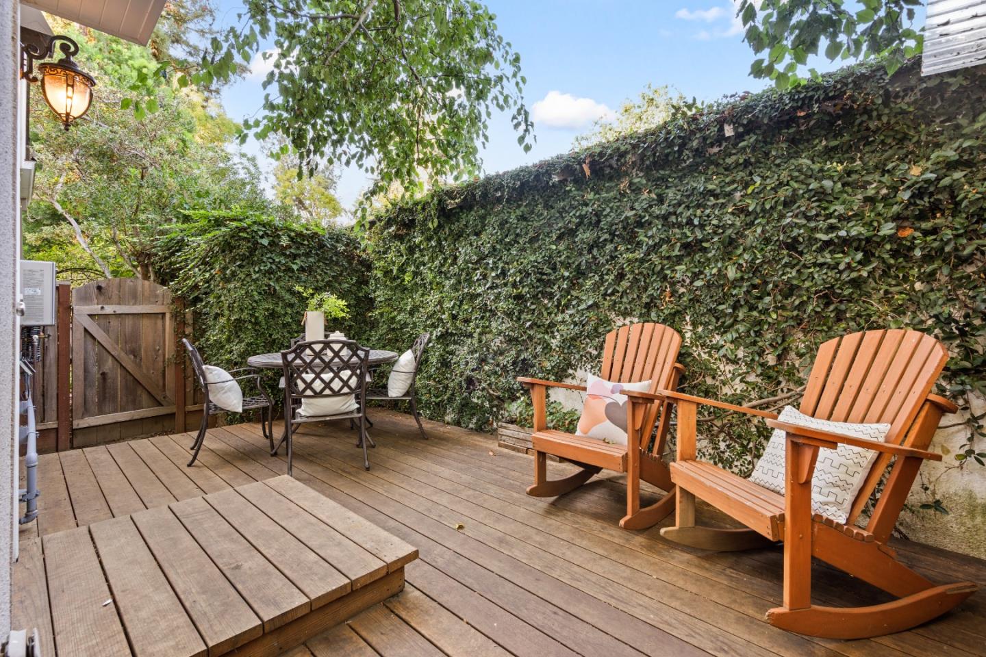 Detail Gallery Image 37 of 47 For 678 Hawthorne Ave, Palo Alto,  CA 94301 - 3 Beds | 2 Baths