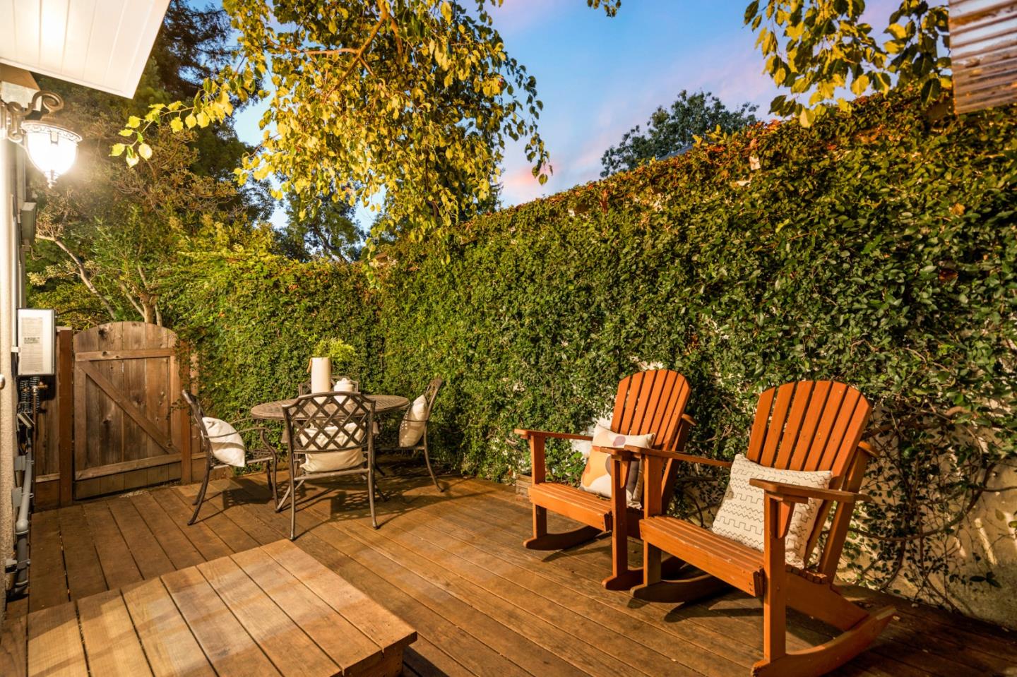 Detail Gallery Image 39 of 47 For 678 Hawthorne Ave, Palo Alto,  CA 94301 - 3 Beds | 2 Baths