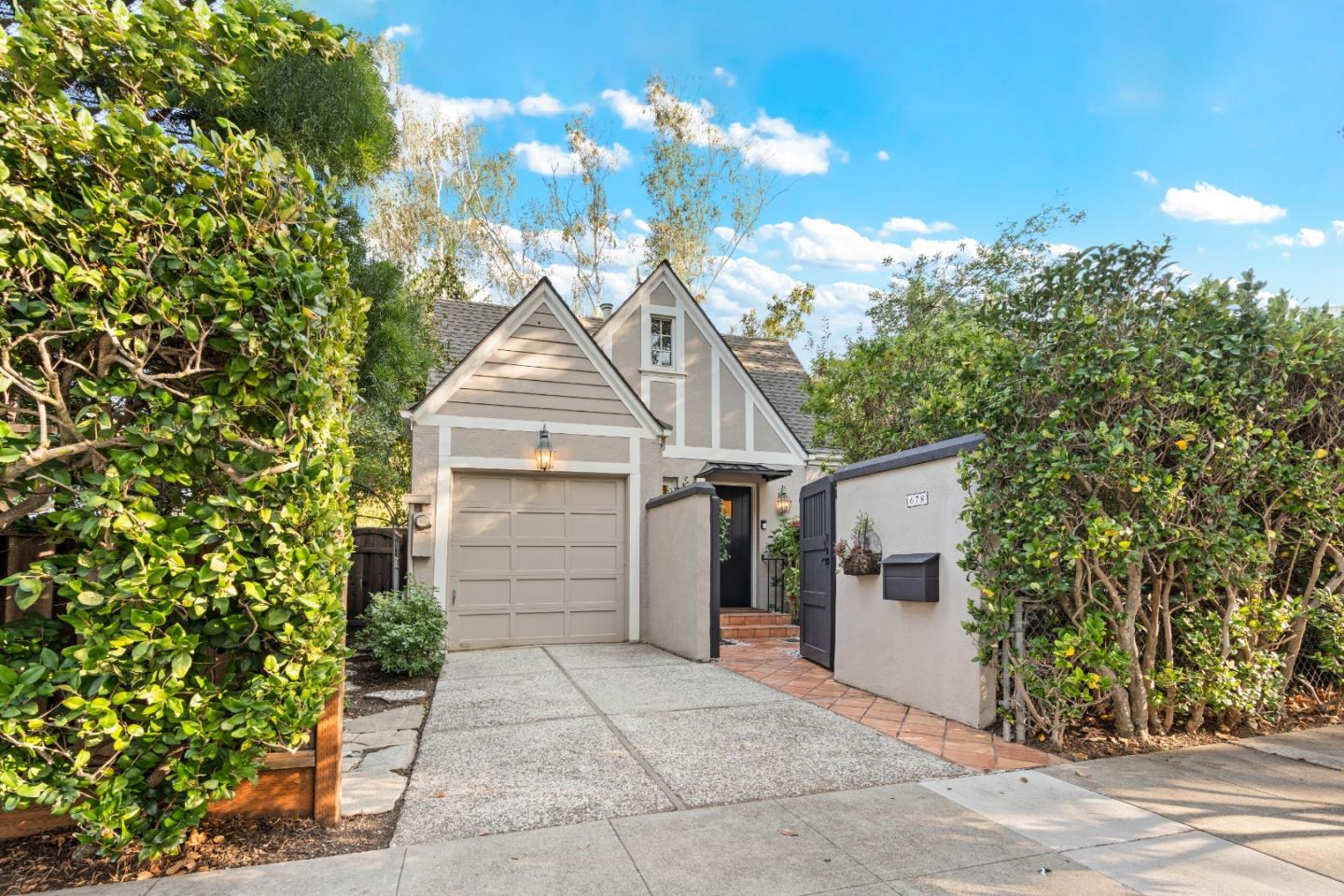 Detail Gallery Image 42 of 47 For 678 Hawthorne Ave, Palo Alto,  CA 94301 - 3 Beds | 2 Baths