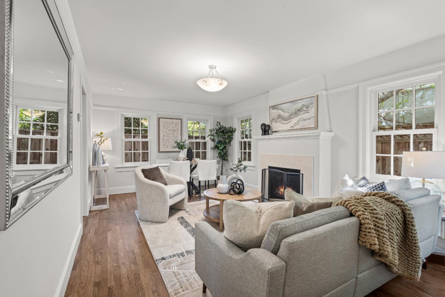 Detail Gallery Image 5 of 47 For 678 Hawthorne Ave, Palo Alto,  CA 94301 - 3 Beds | 2 Baths