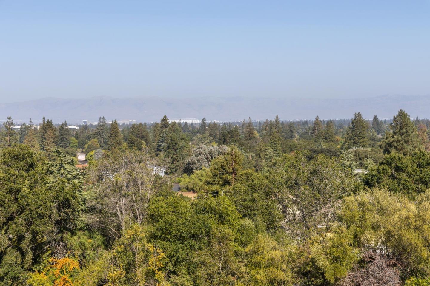 Detail Gallery Image 16 of 26 For 14423 Miranda Ct, Los Altos Hills,  CA 94022 - 3 Beds | 2/1 Baths