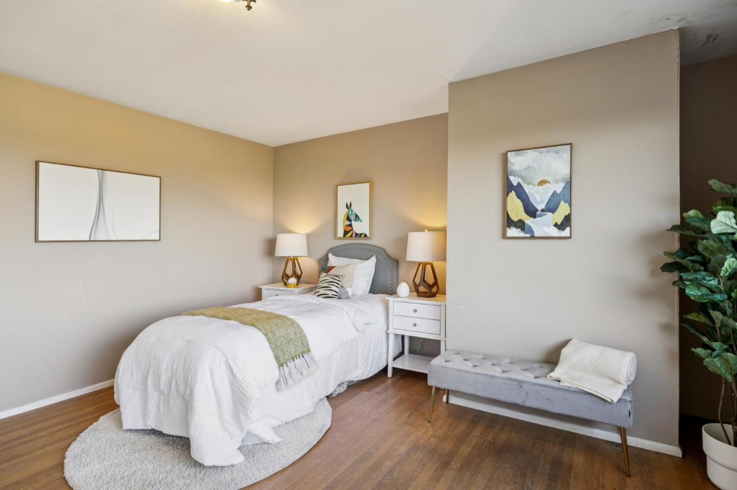 Detail Gallery Image 19 of 26 For 14423 Miranda Ct, Los Altos Hills,  CA 94022 - 3 Beds | 2/1 Baths