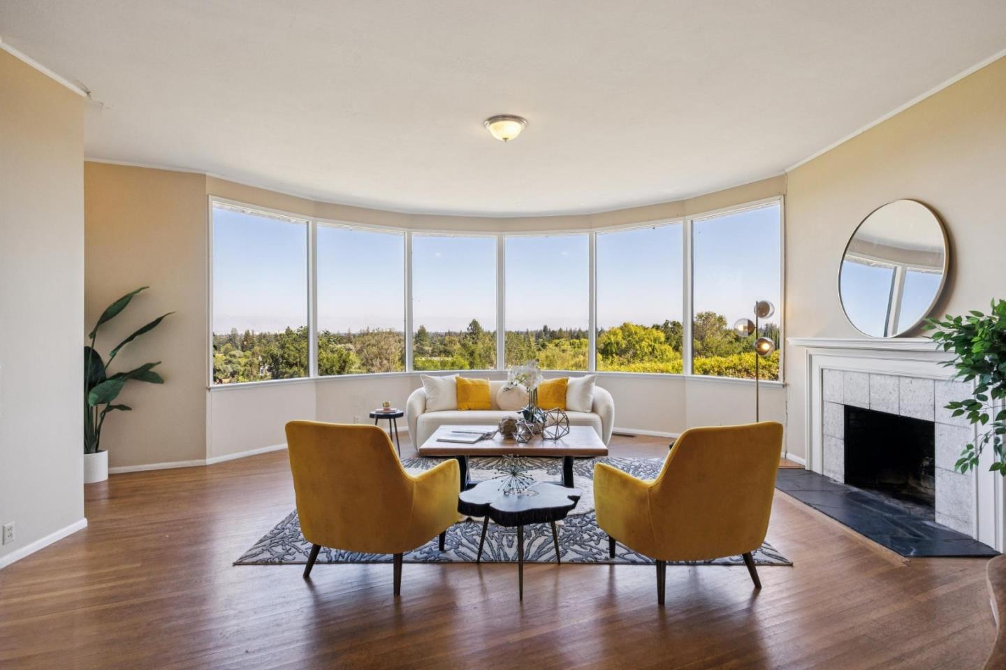 Detail Gallery Image 8 of 26 For 14423 Miranda Ct, Los Altos Hills,  CA 94022 - 3 Beds | 2/1 Baths