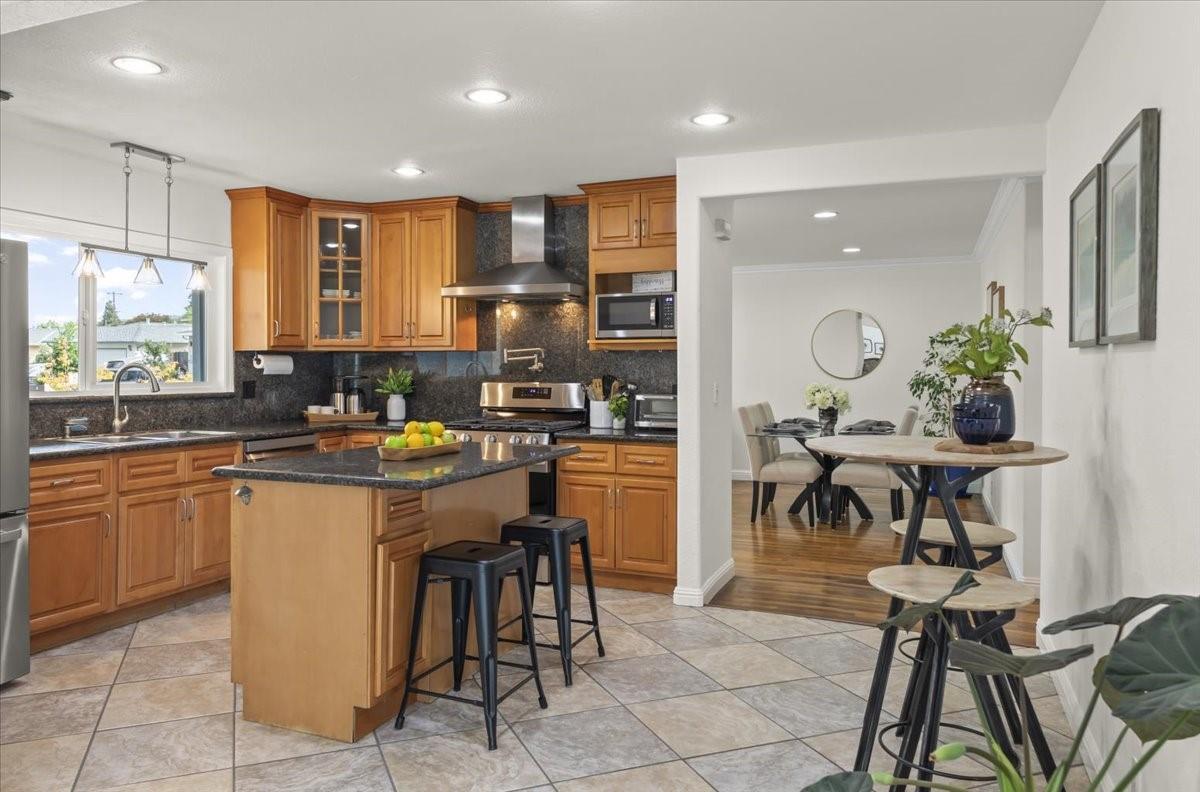 Detail Gallery Image 13 of 55 For 5545 Laura Dr, San Jose,  CA 95124 - 3 Beds | 2 Baths