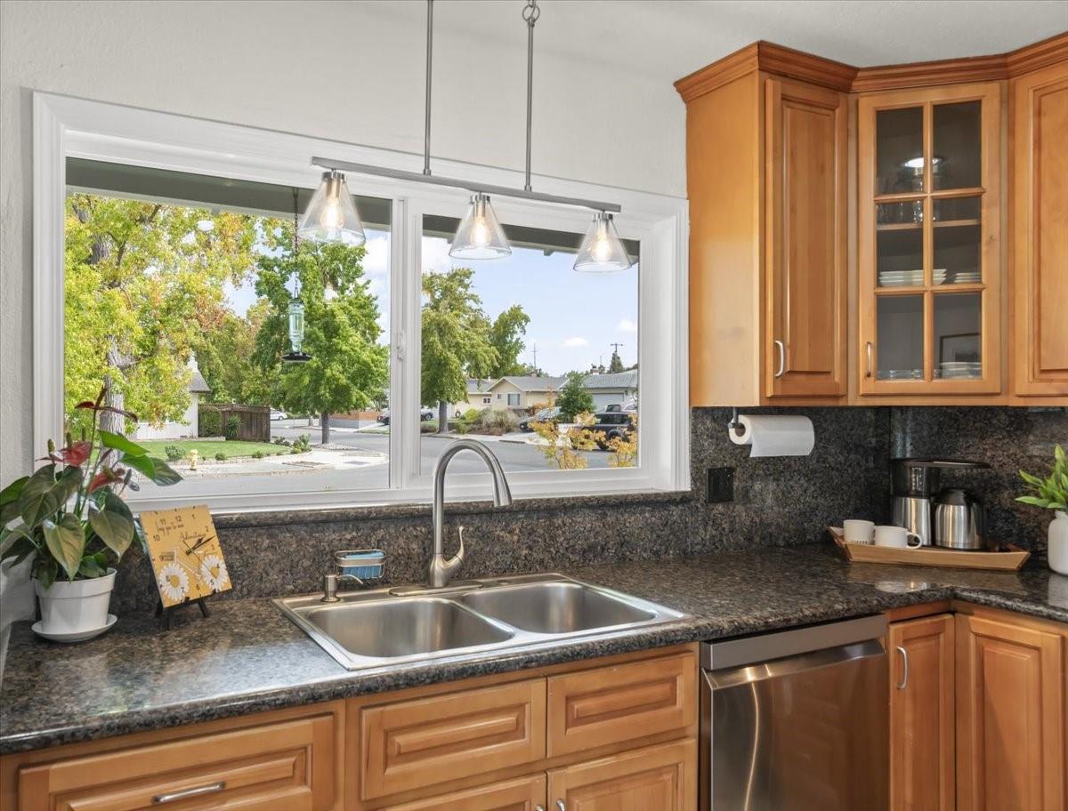 Detail Gallery Image 15 of 55 For 5545 Laura Dr, San Jose,  CA 95124 - 3 Beds | 2 Baths