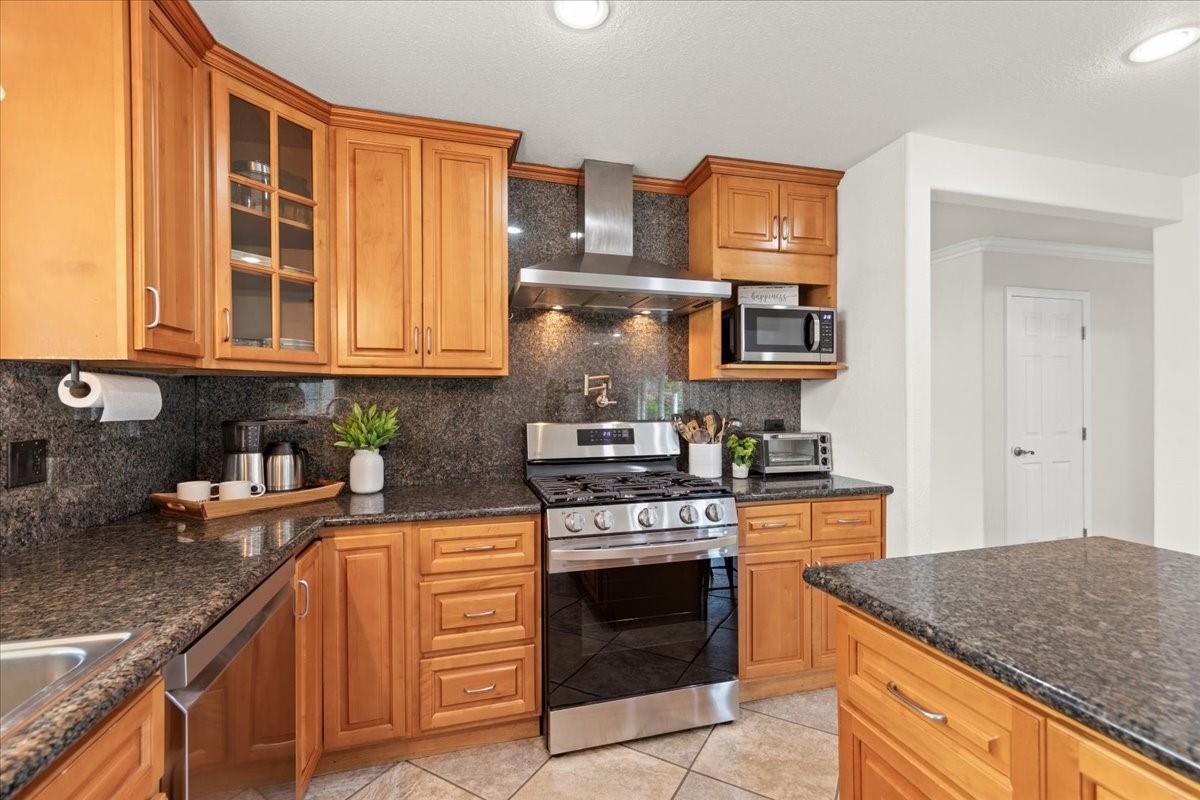 Detail Gallery Image 17 of 55 For 5545 Laura Dr, San Jose,  CA 95124 - 3 Beds | 2 Baths