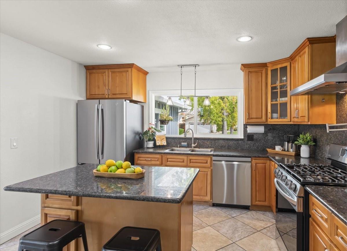 Detail Gallery Image 18 of 55 For 5545 Laura Dr, San Jose,  CA 95124 - 3 Beds | 2 Baths